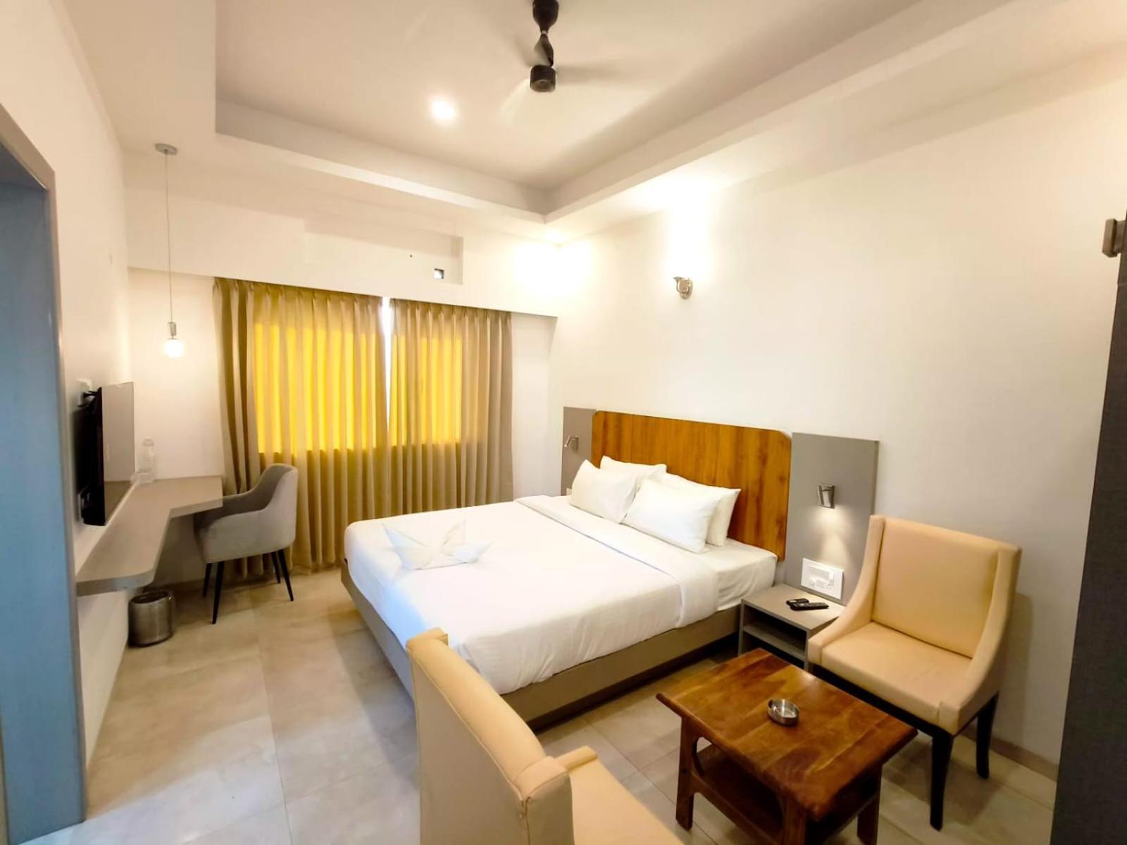 Hotel Gsr Tumkur Exterior photo